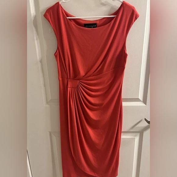 Elegant Red Dress - Picture 1 of 3
